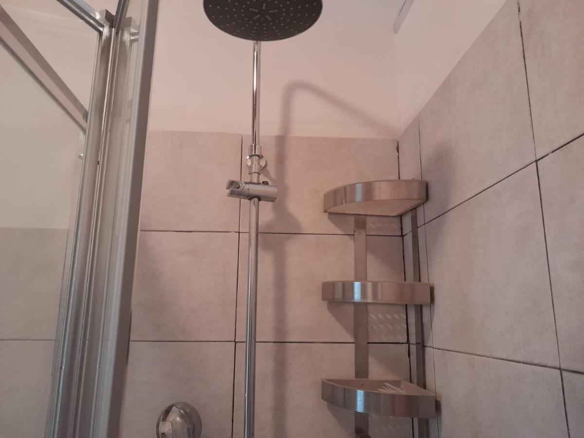 Casa Di Federica Camera Con Bagno Privato Esterno リヴォルノ エクステリア 写真
